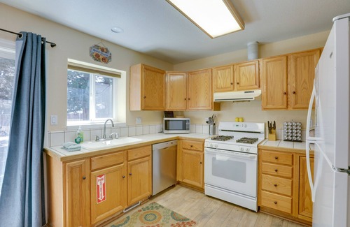 Tahoe Paradise House | 9 Mi to Heavenly Mountain: South Lake Tahoe Home
