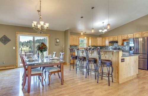 Montana City House | 9 Mi to Helena: Mtn-View & Hot Tub at Huge Home