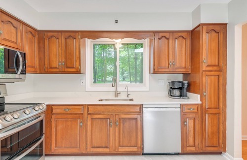 Dayton House | 9 Mi to Historic District: Ellicott City Home!