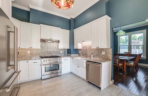 Waverly House | 9 Mi to Kentucky Lake: Spacious Victorian Home!