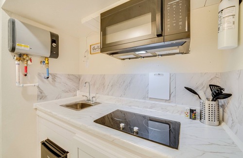 Winter Haven Apartment | 9 Mi to Legoland: Apt w/Yard in Winter Haven!