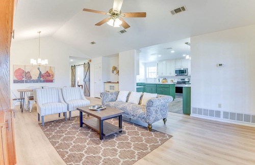 Sanger House | 9 Mi to Ray Roberts Lake: Texas Retreat w/Pool