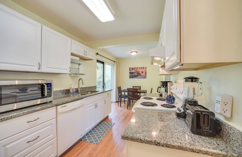 Malta House | 9 Mi to Saratoga Racetrack: Townhome w/Bicycles!