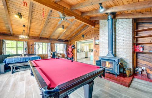 Fort Lewis House | 9 Mi to Spanaway Park Home with Indoor Hot Tub