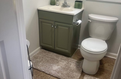 Nashville House | 9 miles from downtown nashville white's creek cozy retreat with free wifi
