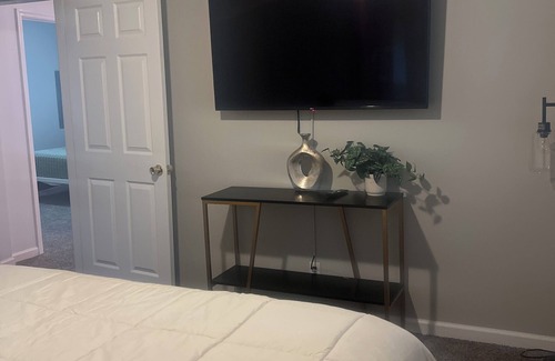 Nashville House | 9 miles from downtown nashville white's creek cozy retreat with free wifi