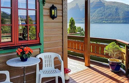 Hundeidvik House | 9 person holiday home in HUNDEIDVIK-By Traum