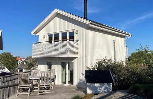 Hono House | 9 person holiday home in Hönö