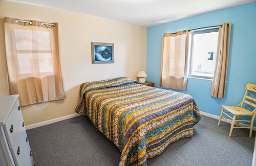 Oscoda Resort | #9 Thomas' Parkside Cottages. 2BR Beach walk-out to Lake Huron, downtown local