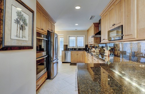 Beach Lagoon House | 9 Turtle Lane Club - Waterfront Complex!