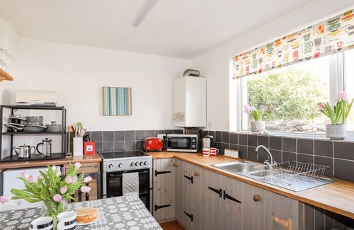 Gallt Y Foel Cottage | 9 TY DU ROAD, pet friendly, with open fire in Llanberis