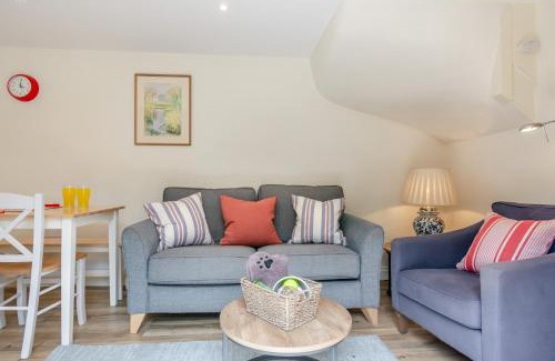 East Dean and Friston House | 9 White Cottage