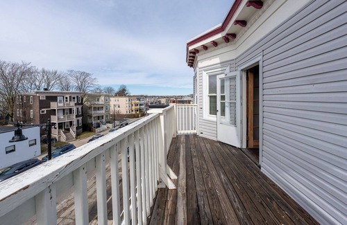 Dorchester Apartment | 90 - 4BR Dorchester - Sleek Apt near Marina Bayn