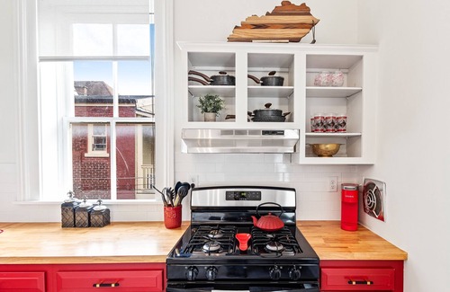 Old Louisville Apartment | 90 Days - Bring Dog - Walk Score 84