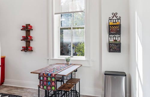 Old Louisville Apartment | 90 Days - Bring Dog - Walk Score 84