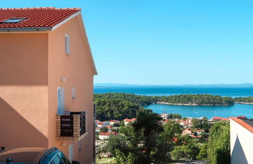 Rab Apartment | 90 m² Apartment ∙ 2 bedrooms ∙ 6 guests