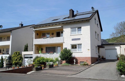 Zeltingen-Rachtig Apartment | 90 m² Apartment ∙ 2 bedrooms ∙ 4 guests