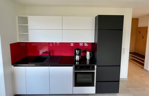Lana Apartment | 90 m² new vacation apartment with mountain view, sunny balcony and WLAN.