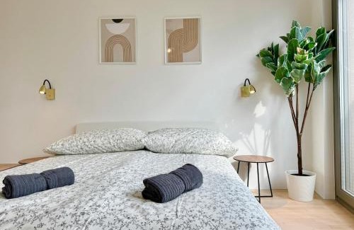 Grinzing Apartment | 90 m2 Stylish 4 Room Apartment with Parking