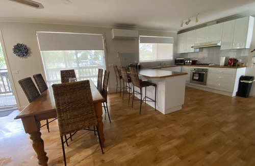 Golden Beach Cottage | 90 Mile Beach House & Villas