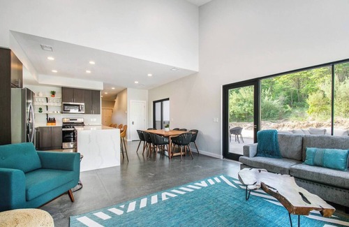 Stevensville House | 90 minutes from Chicago, come enjoy After Dune Delight