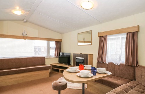 Netley House | 90 SOLENT BREEZES, pet friendly, character holiday cottage in Warsash