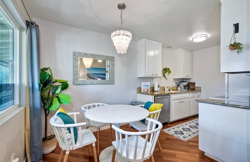 Carlsbad Village Condo | 90 Walk Score l Steps to Beach & Dining | Parking