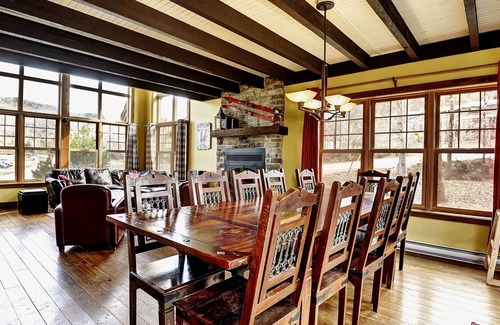 Stoneham House | 9001 Chemin des Alpages, Stoneham, 245265