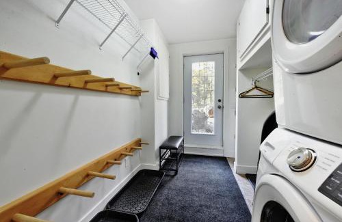 Stoneham Ski Chalet | 9018 Chemin des Alpages