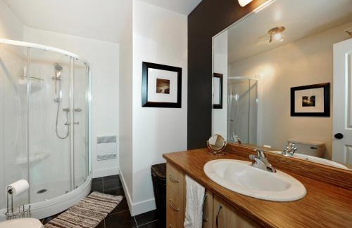 Stoneham Ski Chalet | 9018 Chemin des Alpages