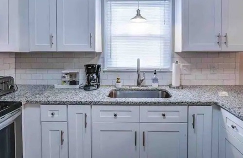 Lynchburg Apartment | 909 Apartment A 🏡