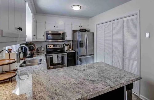 Lynchburg Apartment | 909 Apartment B