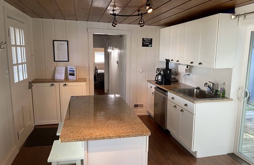 Houghton Lake House | 90ft of water front, 100ft private dock and 1/3 of an acre of greenspace.
