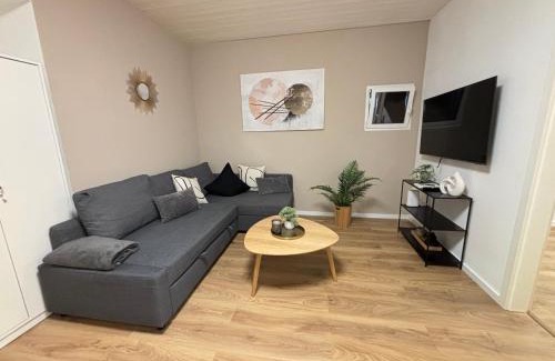 Region Hannover District Apartment | 90qm - 5 Zimmer - Parkplatz - Autobahn - blauen See