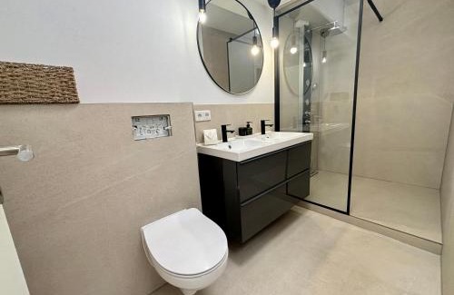 Region Hannover District Apartment | 90qm - 5 Zimmer - Parkplatz - Autobahn - blauen See
