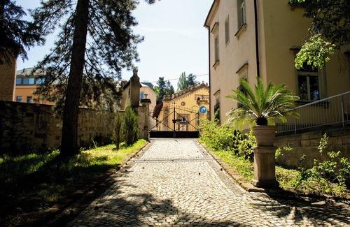 Dohma Apartment | 90qm Luxus Apartment im Schloss Cotta
