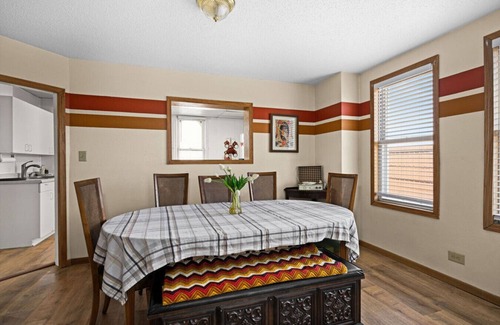 Superior Apartment | 919 · Cumming Avenue Rentals #919