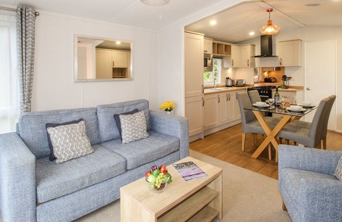 Swanage Cabin | 92 DAISY, with pool in Swanage