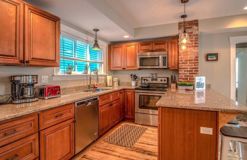 North Conway House | 92 Full House · Otter Ski Club/In Village/Hot Tub/Outdoor space