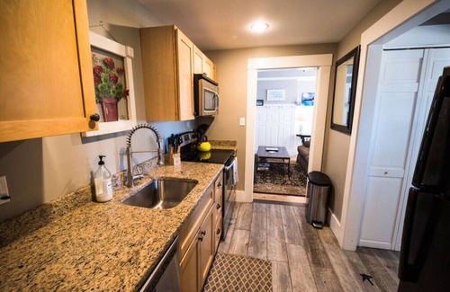 North Conway House | 92 Full House · Otter Ski Club/In Village/Hot Tub/Outdoor space