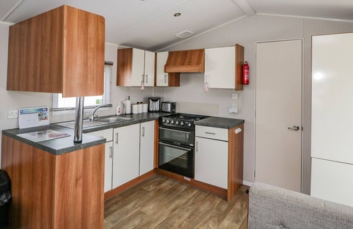 Netley House | 92 SOLENT BREEZES, pet friendly, character holiday cottage in Warsash