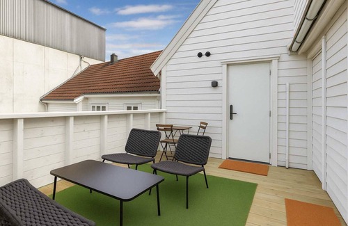 Kristiansand House | 92m to Kvadraturen I Renovated 2025 l Balcony