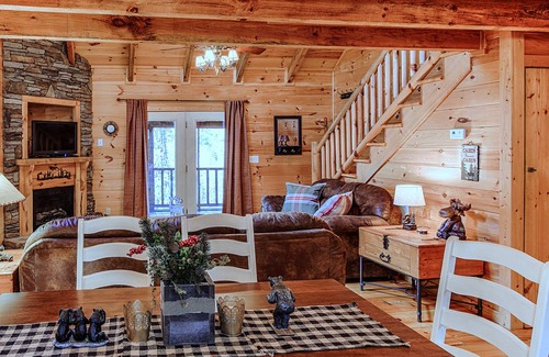 Gatlinburg - Pigeon Forge Cabin | 93 m² Cabin ∙ 2 bedrooms ∙ 6 guests