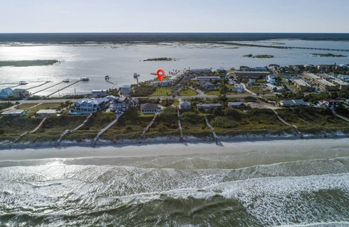 Crescent Beach Condo | 93 m² Condo ∙ 2 bedrooms ∙ 4 guests