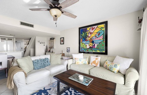 Crescent Beach Condo | 93 m² Condo ∙ 2 bedrooms ∙ 4 guests