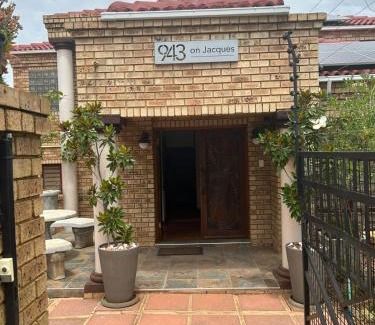 Moreleta Park House | 943 on Jacques