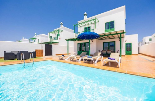 Playa Blanca Villa | 95 m² Villa ∙ 3 bedrooms ∙ 6 guests