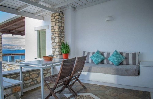 Nea Cryssi Akti Villa | 96 m² Villa ∙ 2 bedrooms ∙ 6 guests