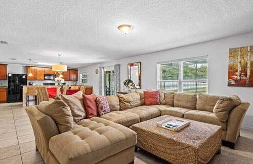 Crystal Cove Condo | 965EG - 6BEDROOMS - 4.5 BATHROOMS - 12 GUESTS - GAME ROOM - GIANT BACK YARD - 15 MINUTES DISNEY PARKS