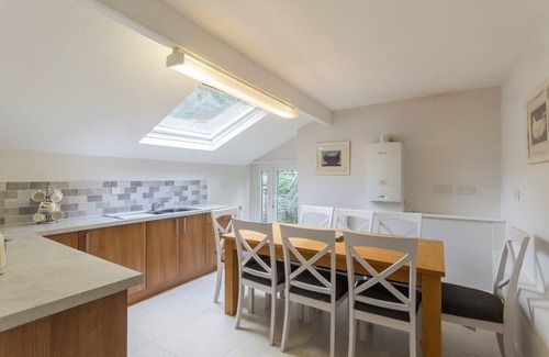 Matlock Bath Cottage | 98 Fountain Villas - sleeps 16 guests in 7 bedrooms